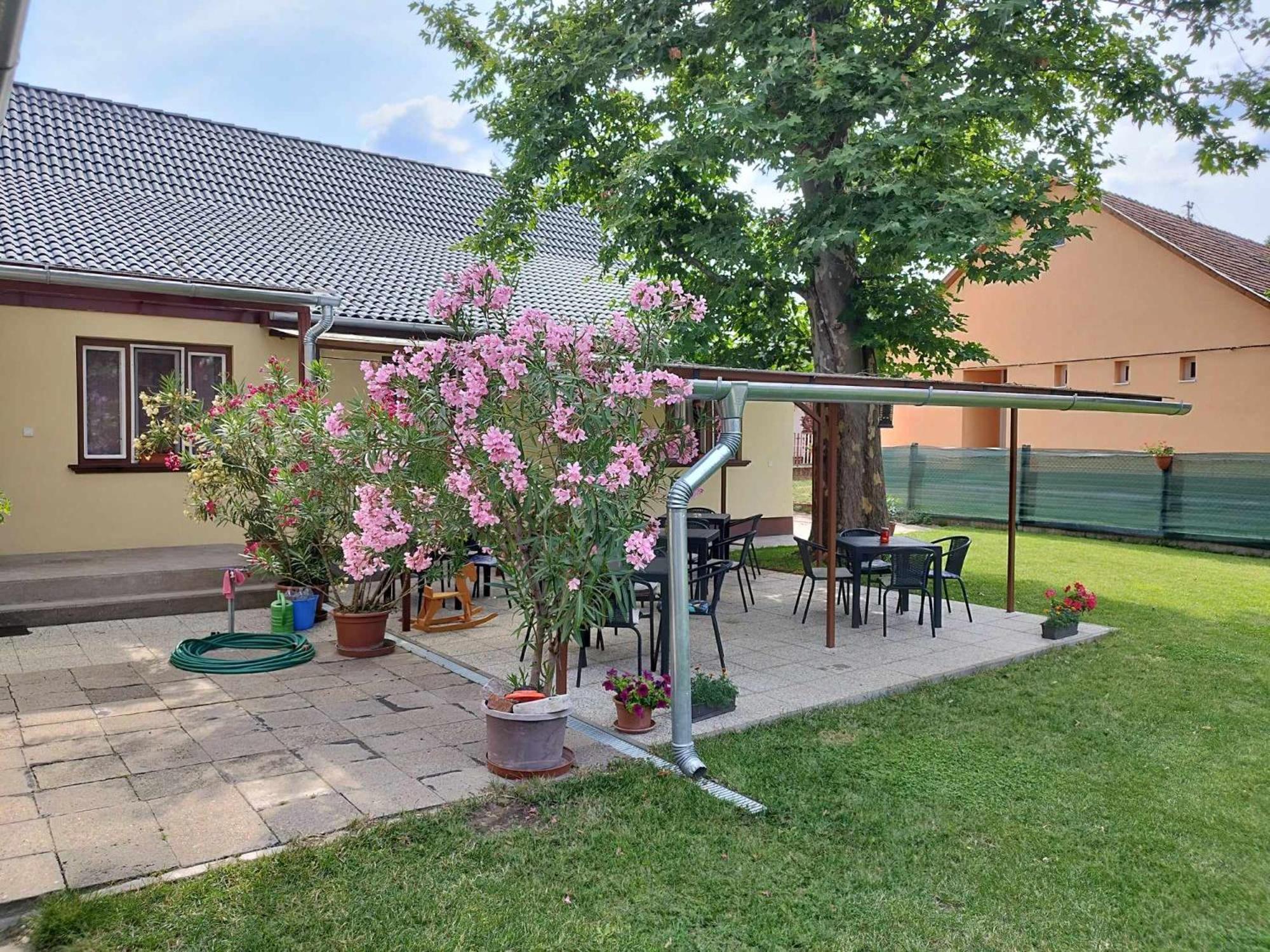 Tartos Szegfu Vendeghaz, Maganszallas Tazlar Exterior photo
